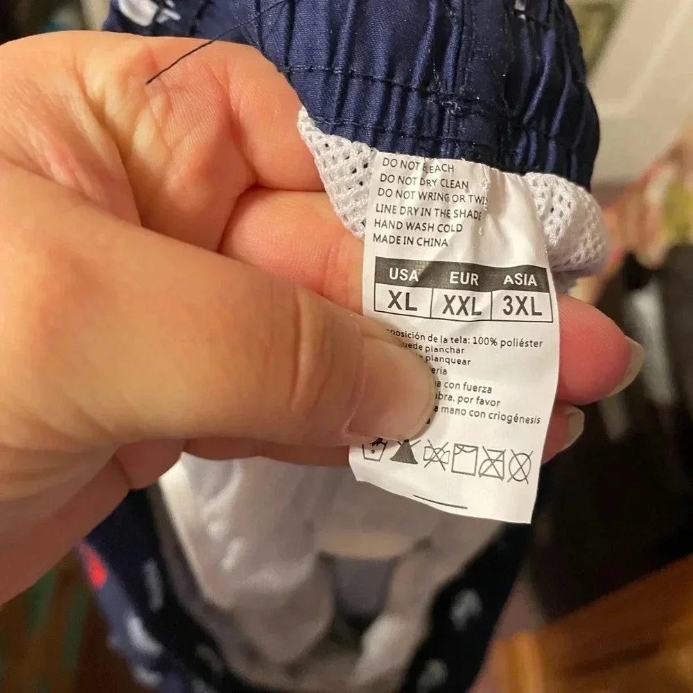 NWOT UNBRANDED MENS FISH PRINT SWIM TRUNKS